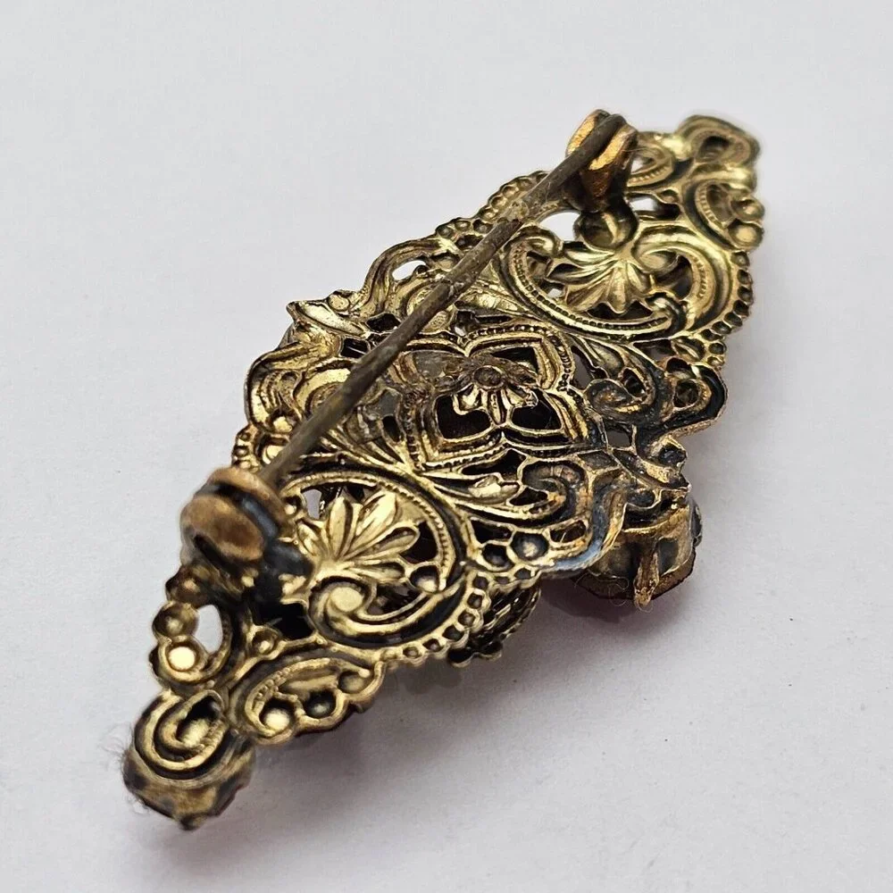 Vtg Red Rhinestone Filigree Brooch Victorian Revival Romance Old‎ Hollywood Glam